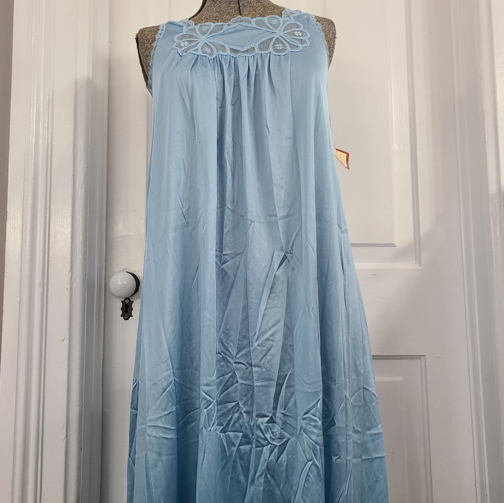 🔸️Original Tags🔸️ Vintage Van Raalte Nightgown